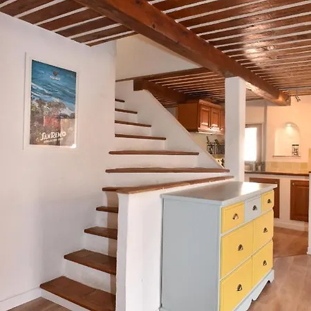 Sade - Central, Charming, For 6