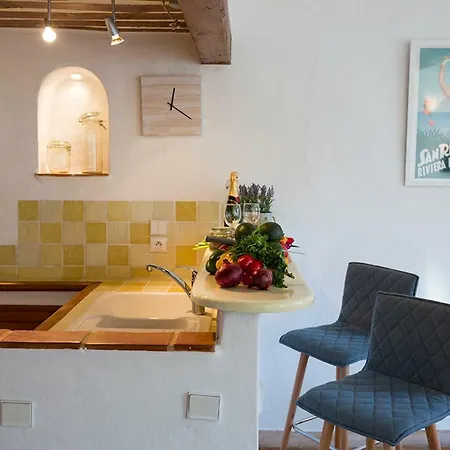 Sade - Central, Charming, For 6 Apartman