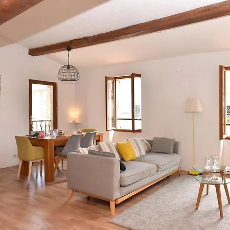 Appartamento Sade - Central, Charming, For 6 *