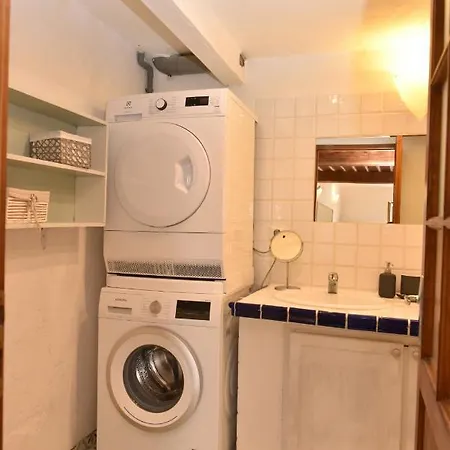 Appartamento Sade - Central, Charming, For 6 *