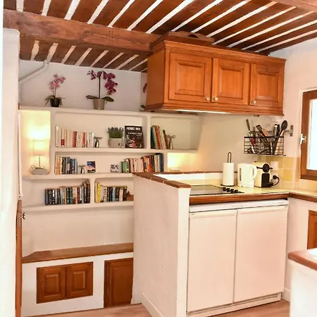 Sade - Central, Charming, For 6