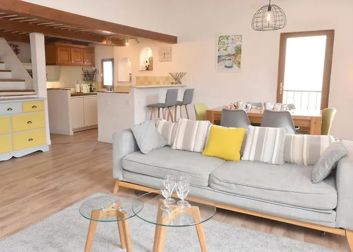 Lejlighed Sade - Central, Charming, For 6 *