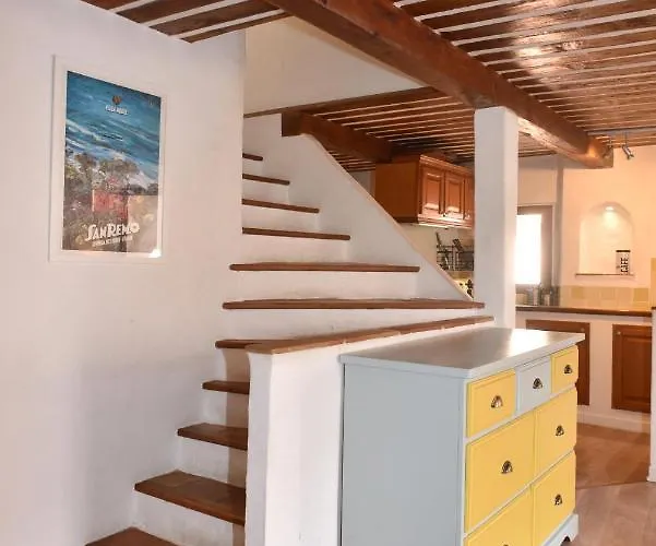 Sade - Central, Charming, For 6