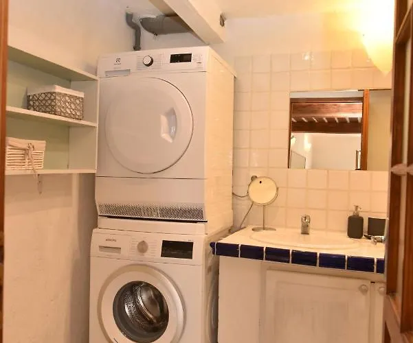 Lejlighed Sade - Central, Charming, For 6 *