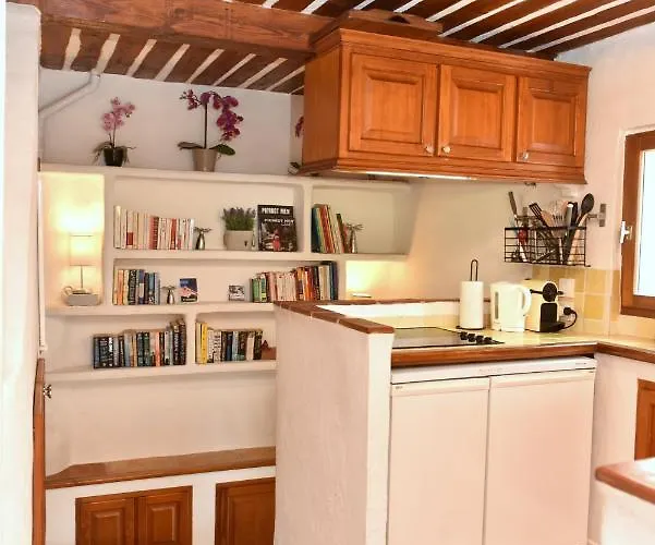 Sade - Central, Charming, For 6