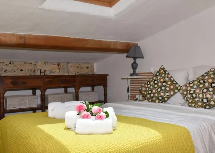 Sade - Central, Charming, For 6 * Antibes