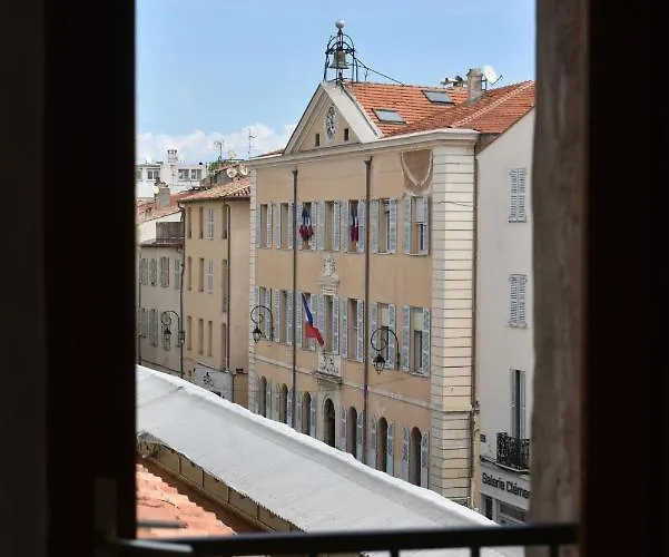 Sade - Central, Charming, For 6 Antibes