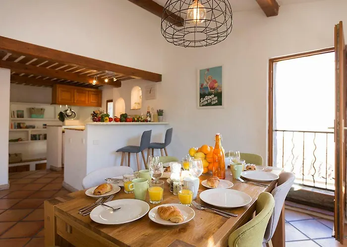 Sade - Central, Charming, For 6 Antibes