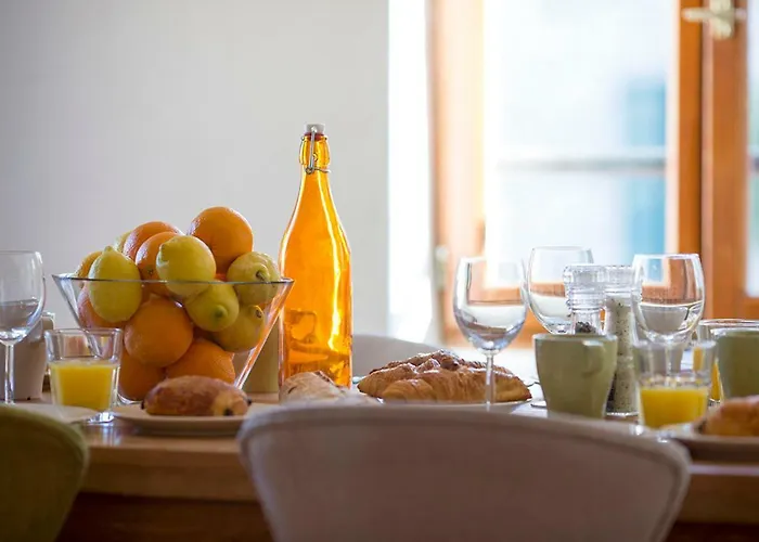 Sade - Central, Charming, For 6 Lejlighed Antibes