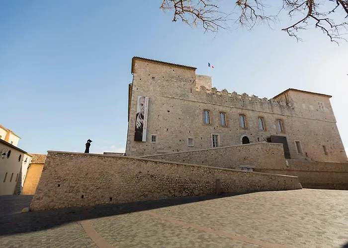 Sade - Central, Charming, For 6 Lejlighed Antibes