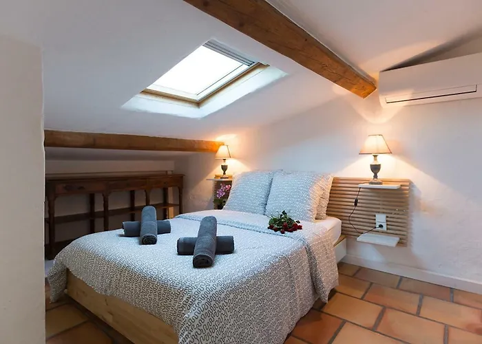 Sade - Central, Charming, For 6 Lejlighed *